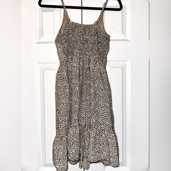 A line leopard cheetah print dress with pockets and ruffled hem sz S - Picture 3 of 3